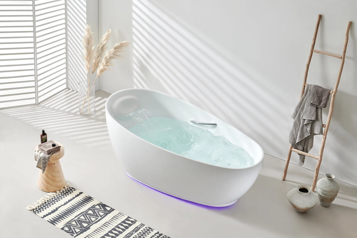 FC-2000HT Freestanding Massage Bathtub 1800 × 1000 × 780 mm - lifestyle