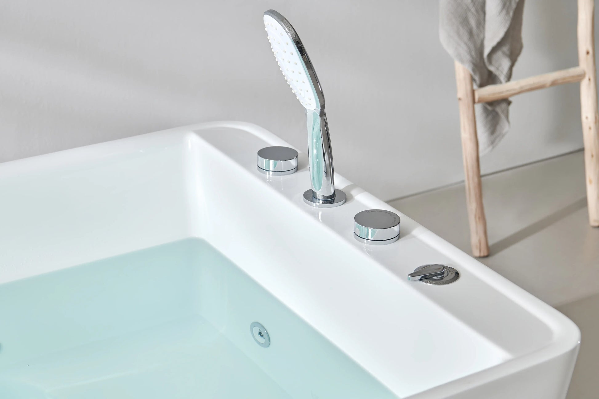 FC-2011HT Freestanding Massage Bathtub 1700 × 800 × 600 mm - detail