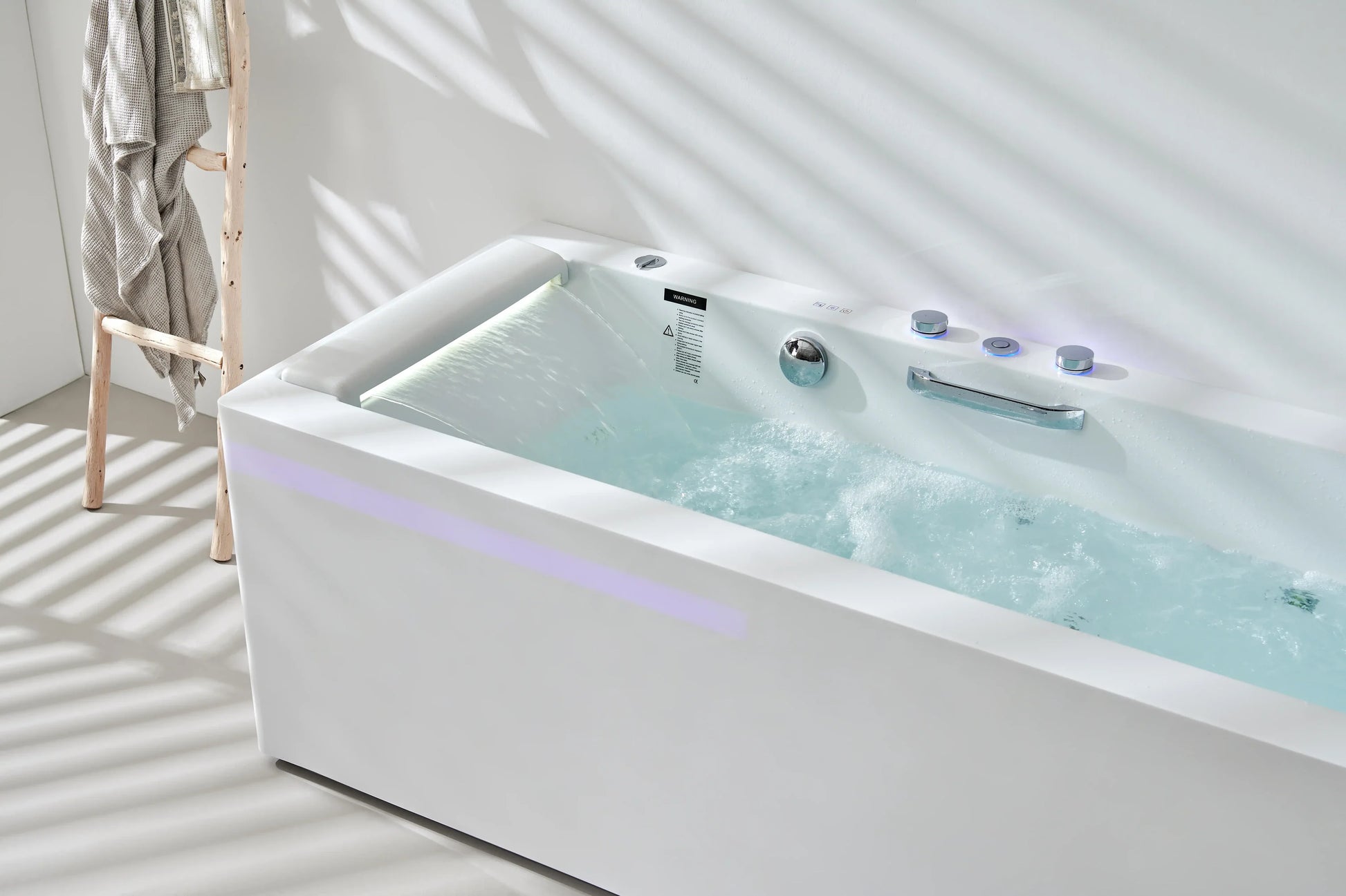 FC-227-LED Freestanding Massage Bathtub 1780 × 800 × 610 mm - detail