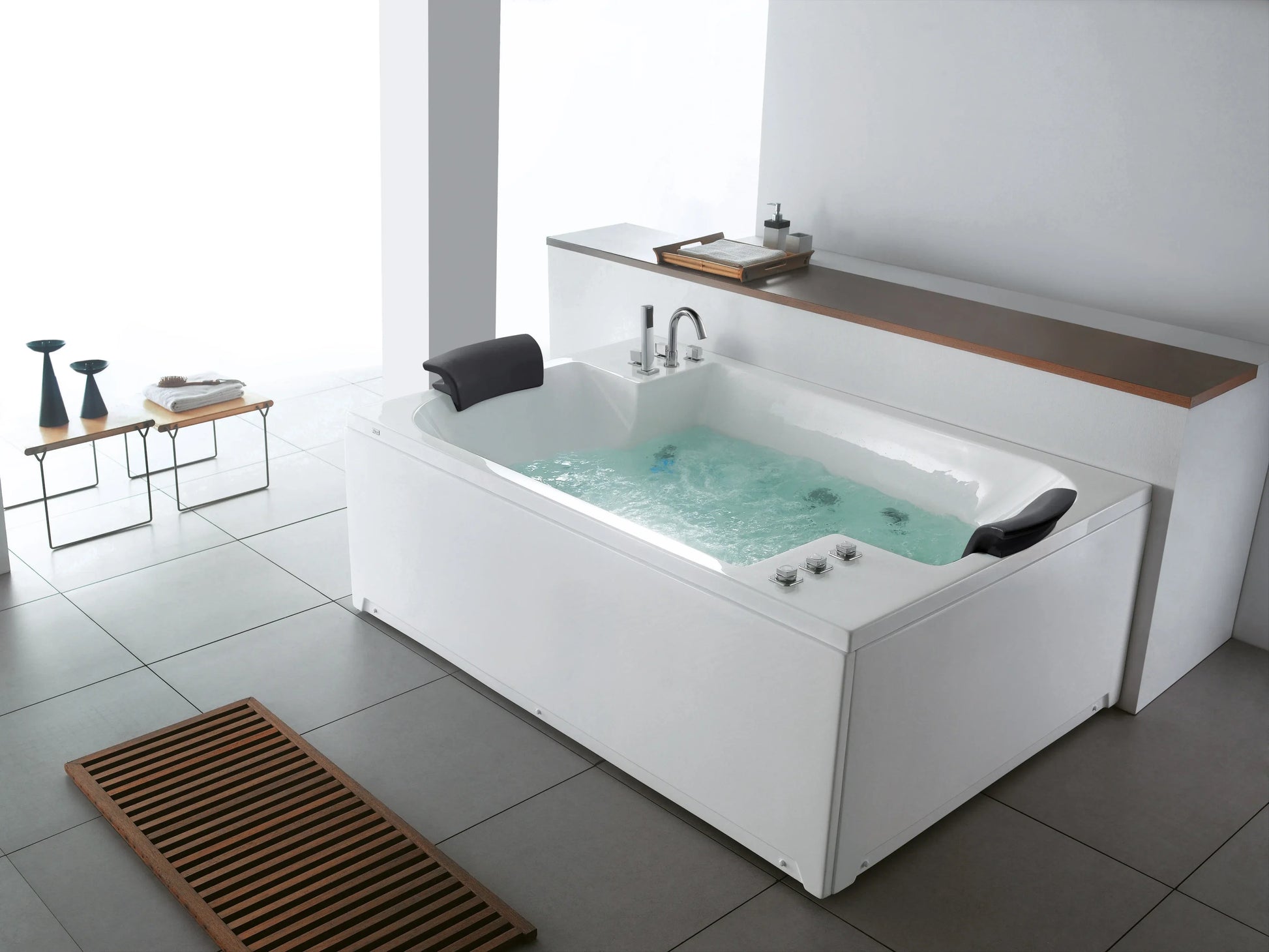 FC-228 Massage Bathtub 1850 × 1200 × 650 mm - lifestyle