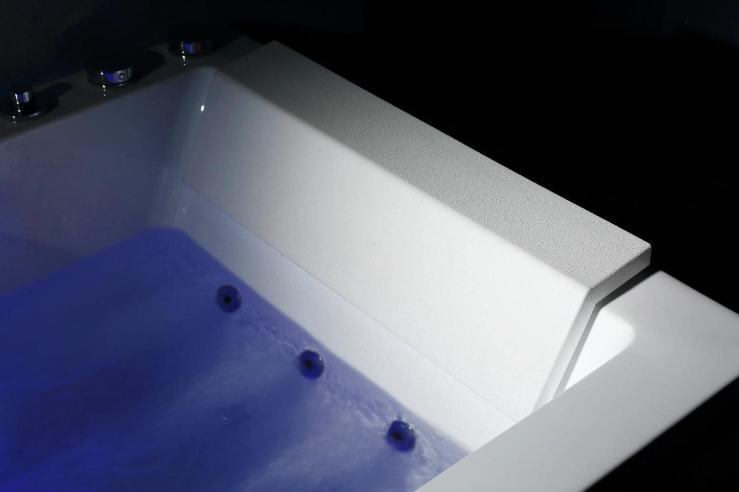 FC-271HT Massage Bathtub 1830 × 900 × 670 mm - detail
