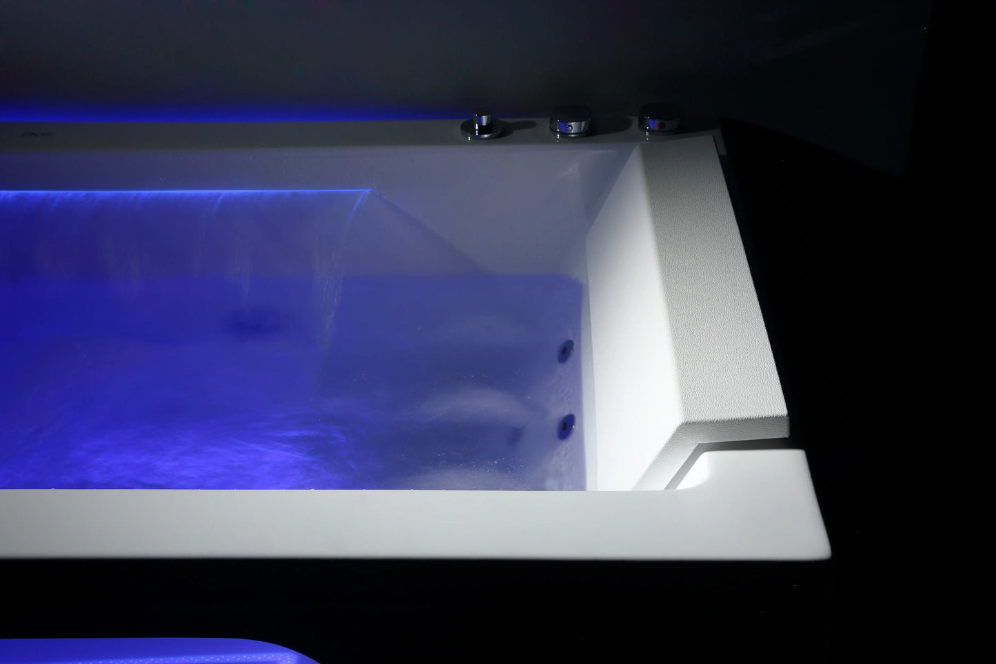 FC-271HT Massage Bathtub 1830 × 900 × 670 mm - detail