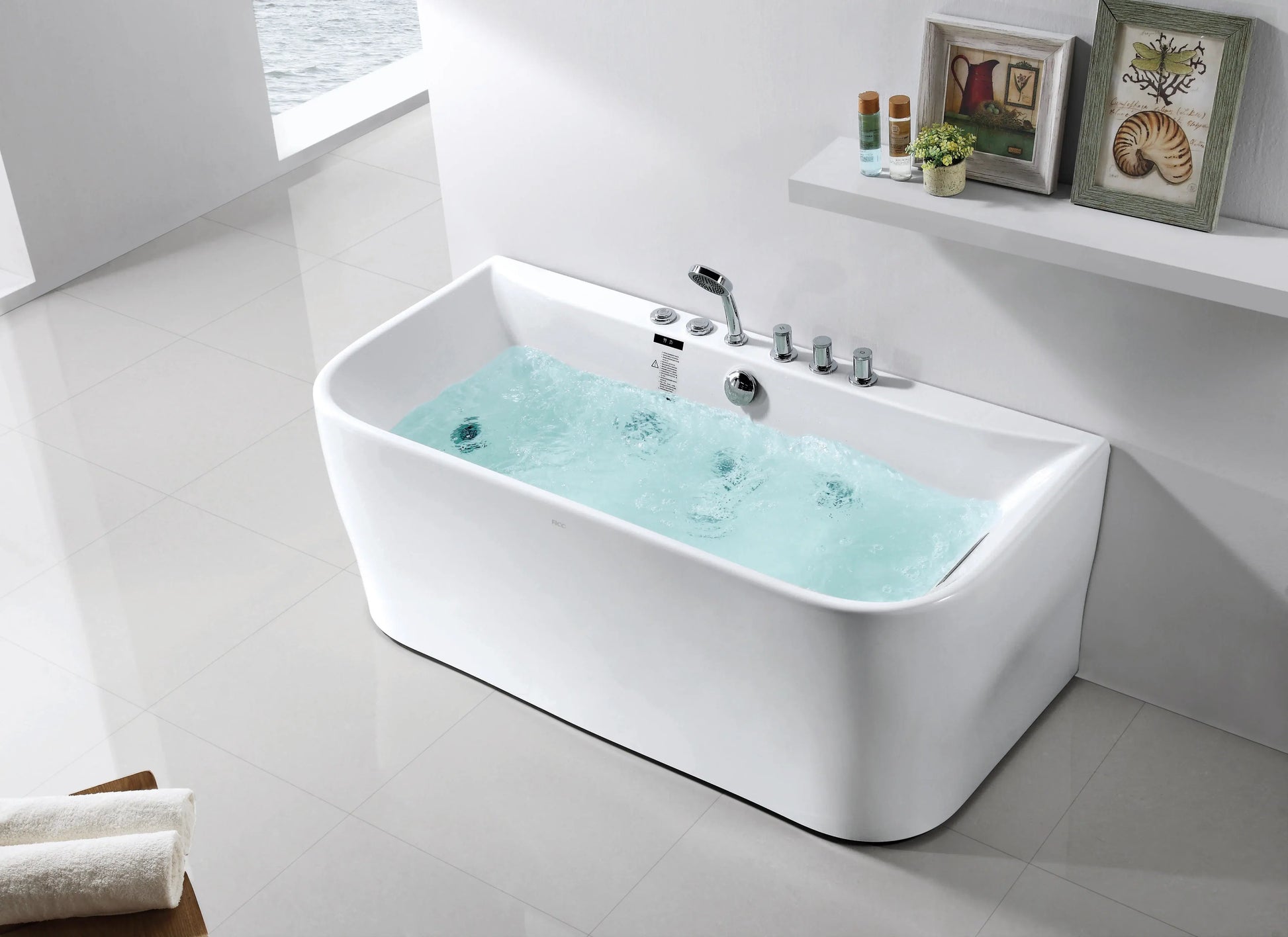 FC-276 Massage Bathtub 1600 × 750 × 600 mm - lifestyle