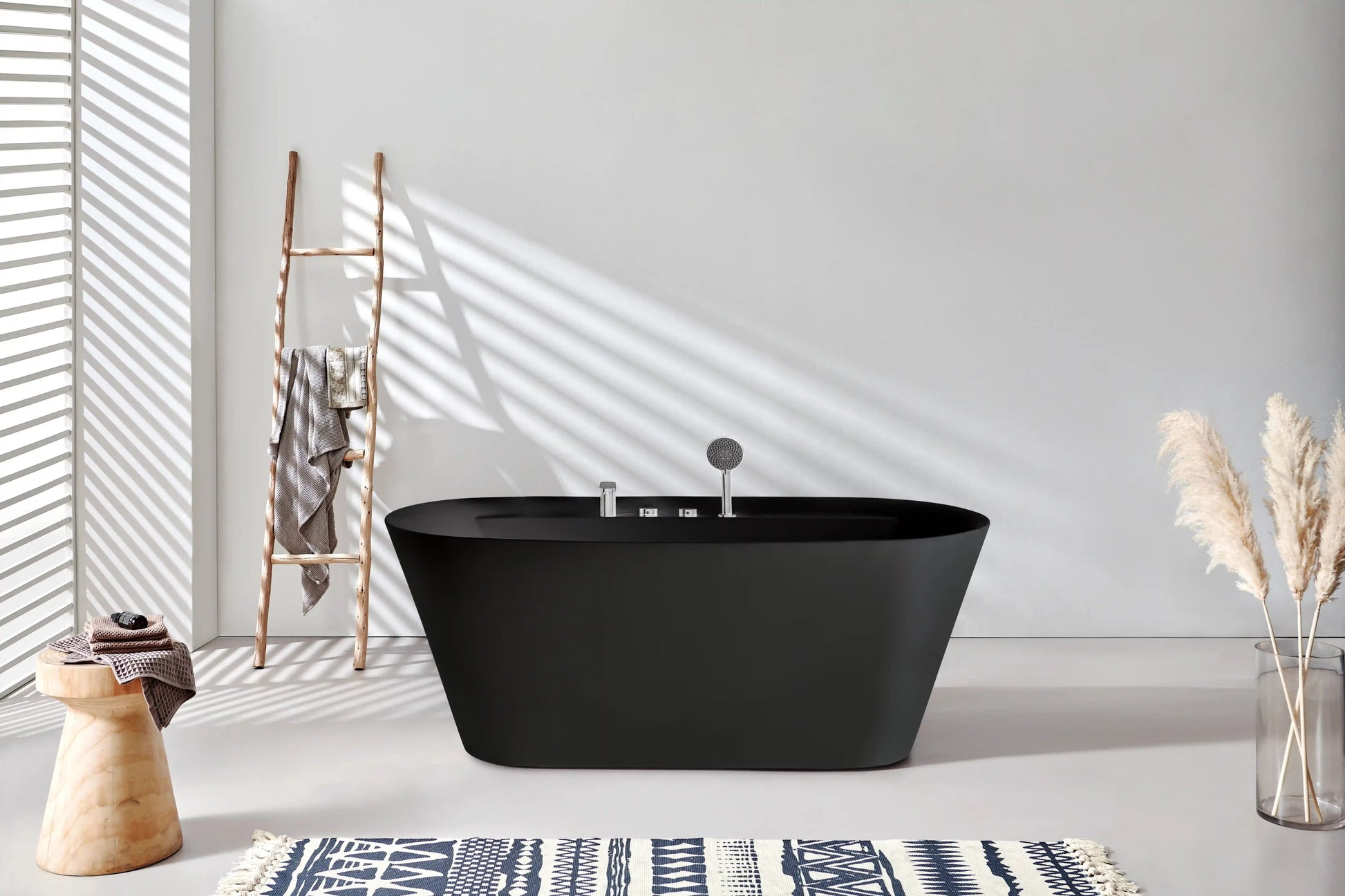 FC-357B Freestanding Bathtub 1700 × 850 × 600 mm - lifestyle