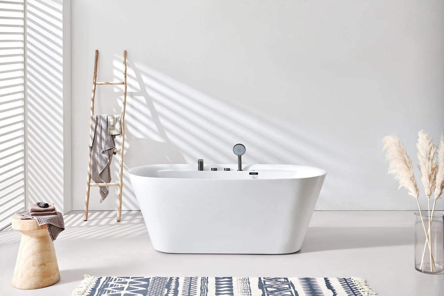 FC-357 Freestanding Bathtub 1700 × 850 × 600 mm - lifestyle